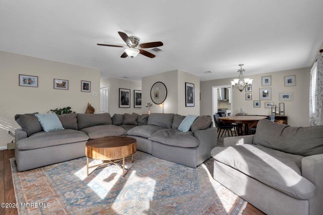 3 Noble Place, Aberdeen, NJ 07747