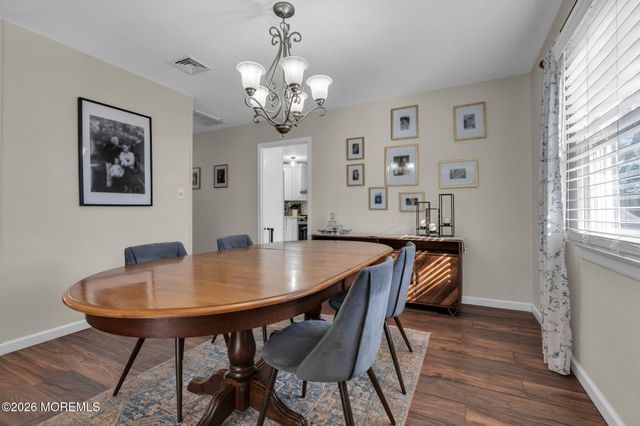 3 Noble Place, Aberdeen, NJ 07747