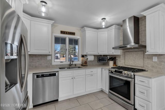 3 Noble Place, Aberdeen, NJ 07747