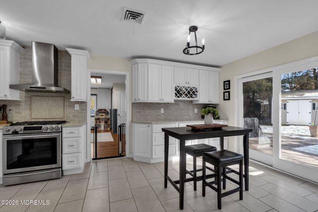 3 Noble Place, Aberdeen, NJ 07747