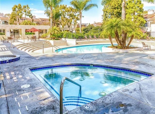5071 Dorado Drive 106, Huntington Beach, CA 92649
