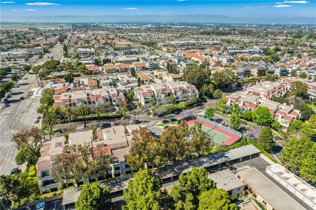 5071 Dorado Drive 106, Huntington Beach, CA 92649