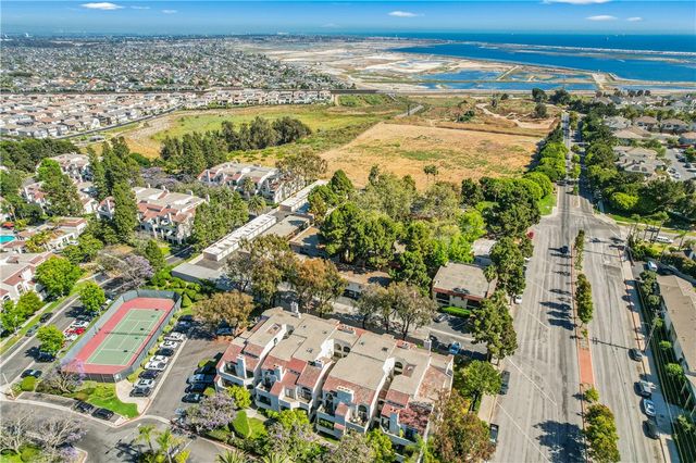 5071 Dorado Drive 106, Huntington Beach, CA 92649