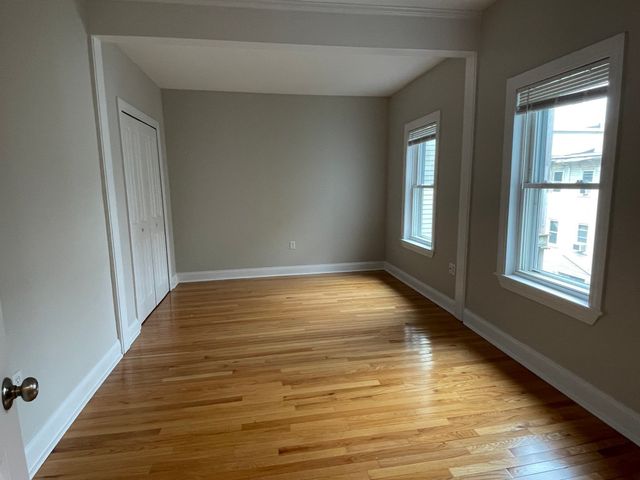 258 W Broadway 6, Boston, MA 02127