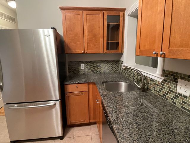 258 W Broadway 6, Boston, MA 02127