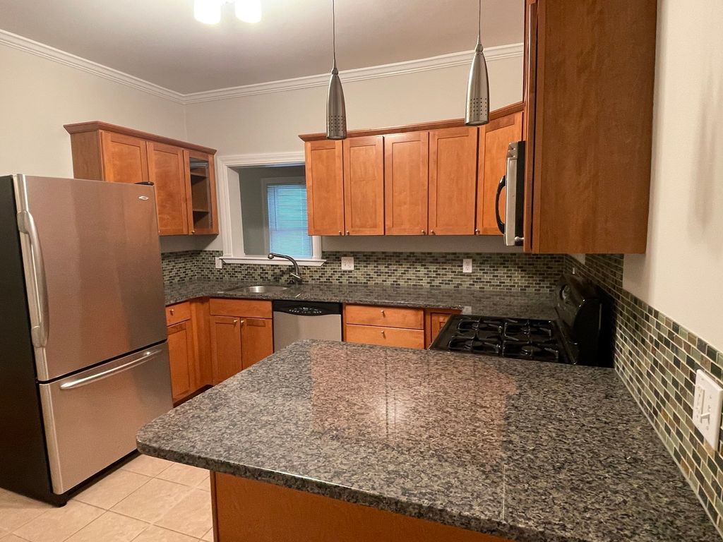 258 W Broadway 6, Boston, MA 02127