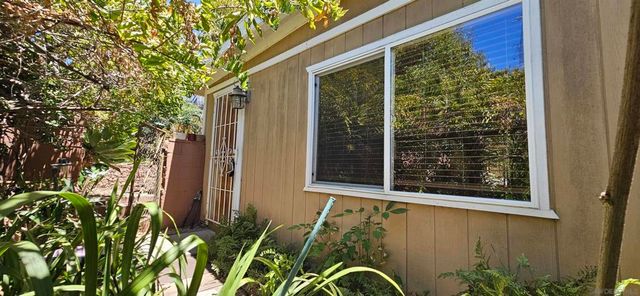 1622 S Santa Fe, Vista, CA 92084