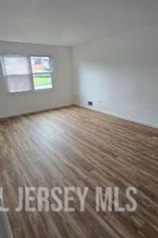 112 Bavrely Hills Terrace C, Woodbridge Proper, NJ 07095