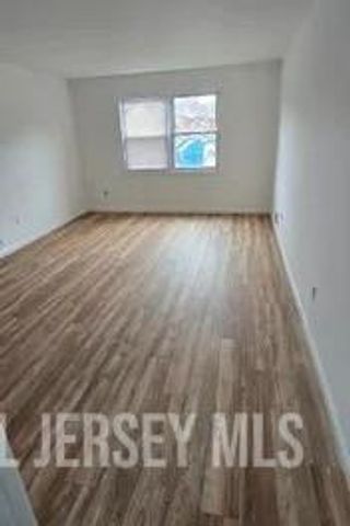 112 Bavrely Hills Terrace C, Woodbridge Proper, NJ 07095