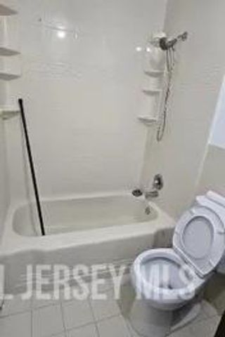 112 Bavrely Hills Terrace C, Woodbridge Proper, NJ 07095