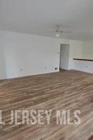 112 Bavrely Hills Terrace C, Woodbridge Proper, NJ 07095