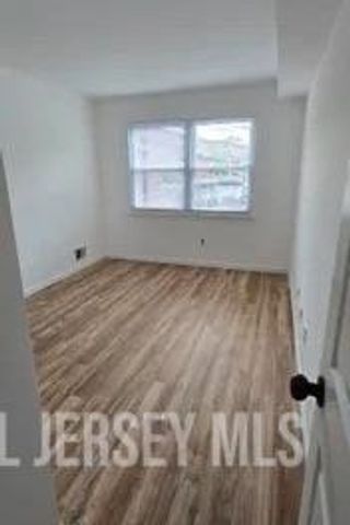 112 Bavrely Hills Terrace C, Woodbridge Proper, NJ 07095