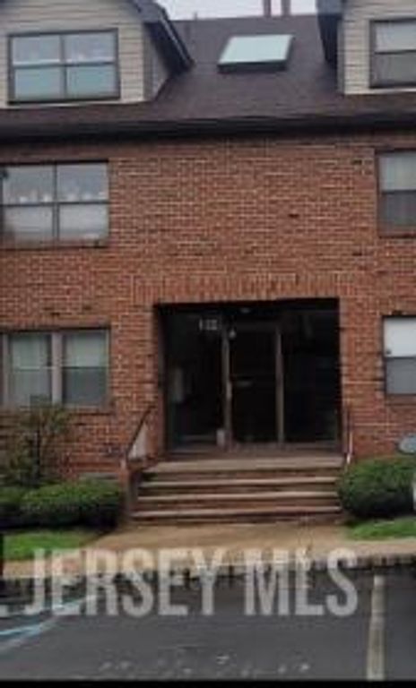 112 Bavrely Hills Terrace C, Woodbridge Proper, NJ 07095