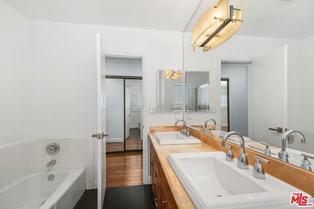 404 San Vicente Boulevard 201, Santa Monica, CA 90402