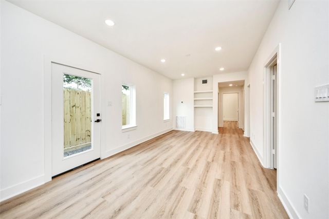 934 South Lane Unit A-B, Houston, TX 77088