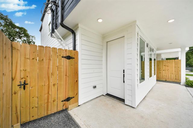 934 South Lane Unit A-B, Houston, TX 77088