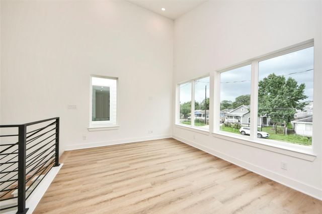 934 South Lane Unit A-B, Houston, TX 77088