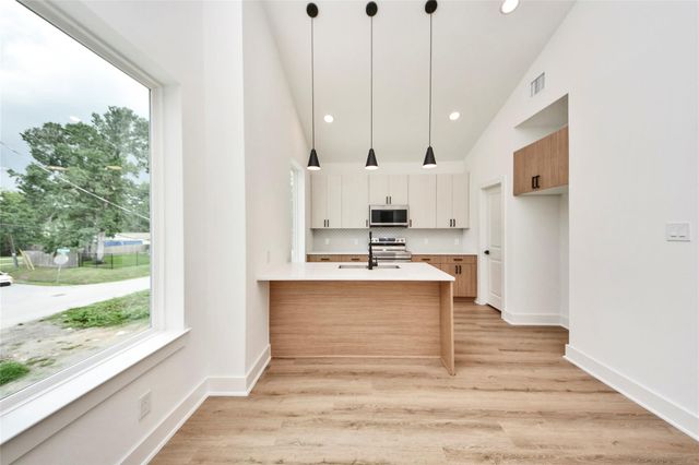 934 South Lane Unit A-B, Houston, TX 77088