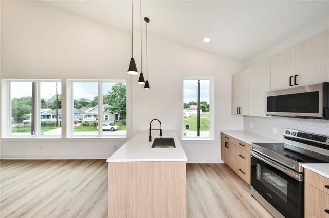 934 South Lane Unit A-B, Houston, TX 77088