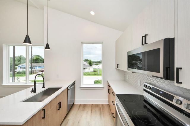 934 South Lane Unit A-B, Houston, TX 77088