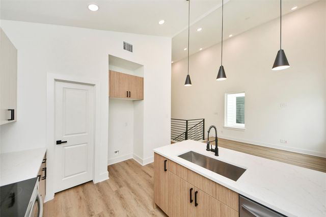 934 South Lane Unit A-B, Houston, TX 77088