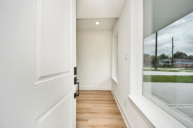 934 South Lane Unit A-B, Houston, TX 77088