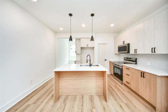 934 South Lane Unit A-B, Houston, TX 77088