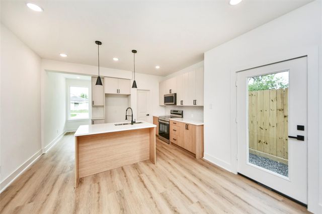 934 South Lane Unit A-B, Houston, TX 77088