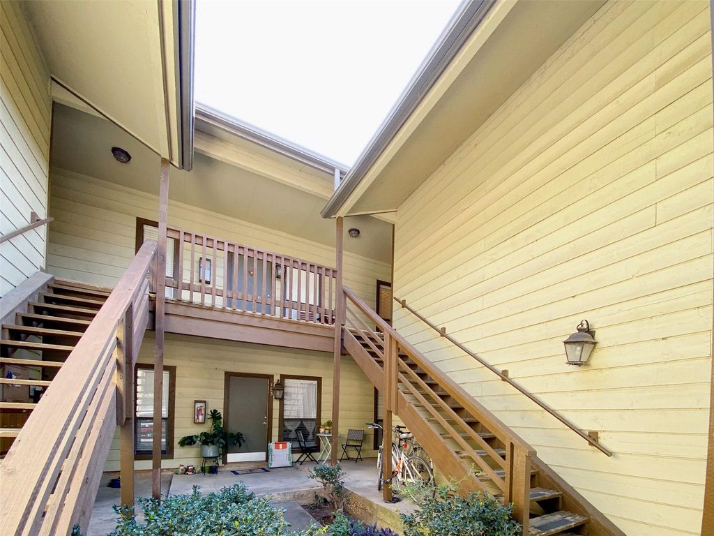 1620 Waterston Ave 205, Austin, TX 78703