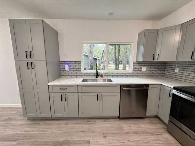 1004 E Red Cedar Circle, The Woodlands, TX 77380