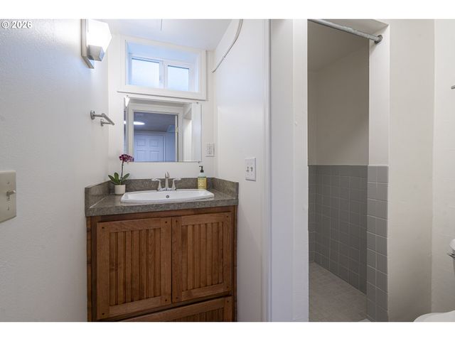 2742 BLUFF Ave Se, Salem, OR 97302