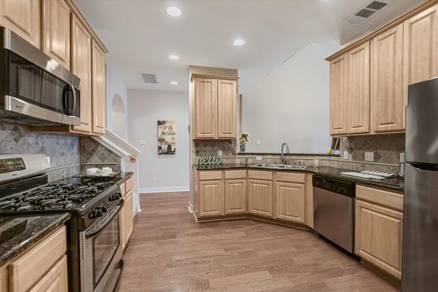2210 Onion Creek PKWY 503, Austin, TX 78747