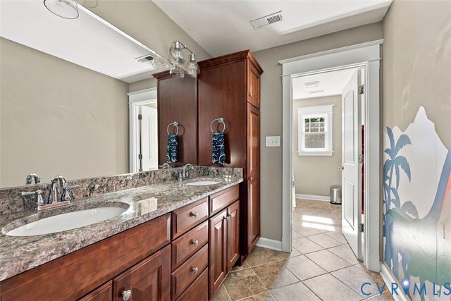 7512 Earthworks Dr, Mechanicsville, VA 23111