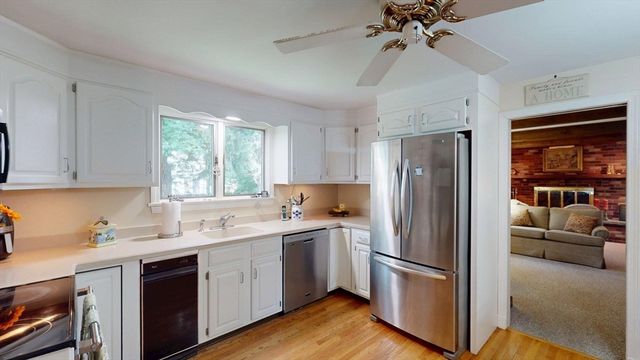 41 Wagon Wheel Rd, North Attleboro, MA 02760