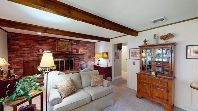 41 Wagon Wheel Rd, North Attleboro, MA 02760