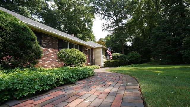 41 Wagon Wheel Rd, North Attleboro, MA 02760