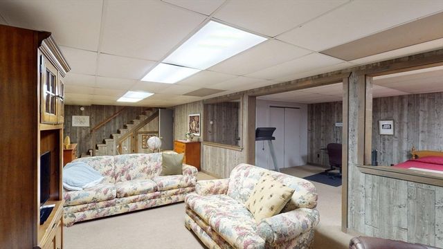41 Wagon Wheel Rd, North Attleboro, MA 02760