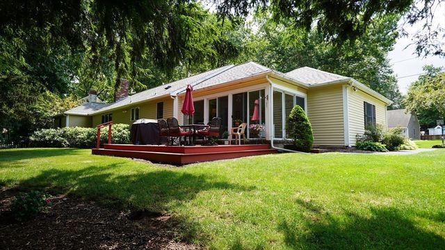41 Wagon Wheel Rd, North Attleboro, MA 02760