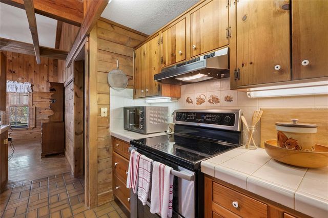 17055 SWEETWATER ROAD, Dade City, FL 33523