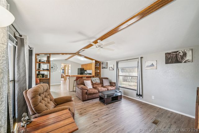 429572 E 1148 Road, Porum, OK 74455