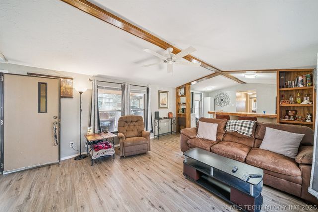 429572 E 1148 Road, Porum, OK 74455