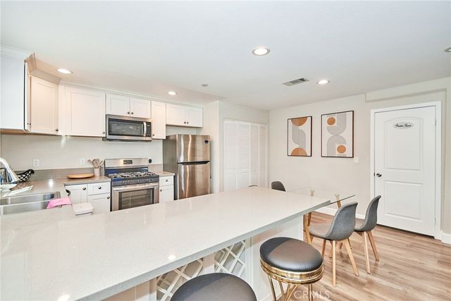 1307 W 9th, Santa Ana, CA 92703