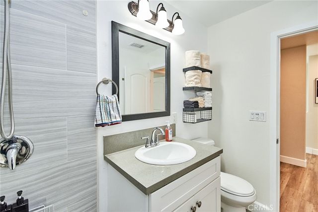 1307 W 9th, Santa Ana, CA 92703