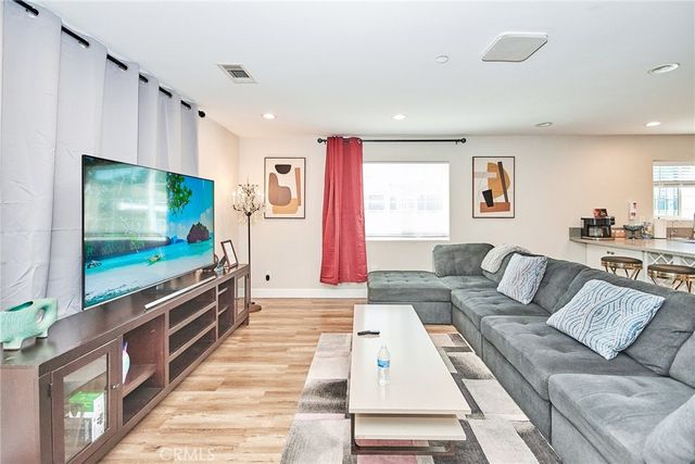 1307 W 9th, Santa Ana, CA 92703