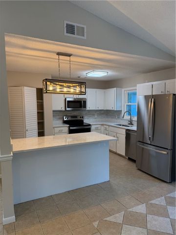 211 N Deerfield Drive, Brunswick, GA 31525