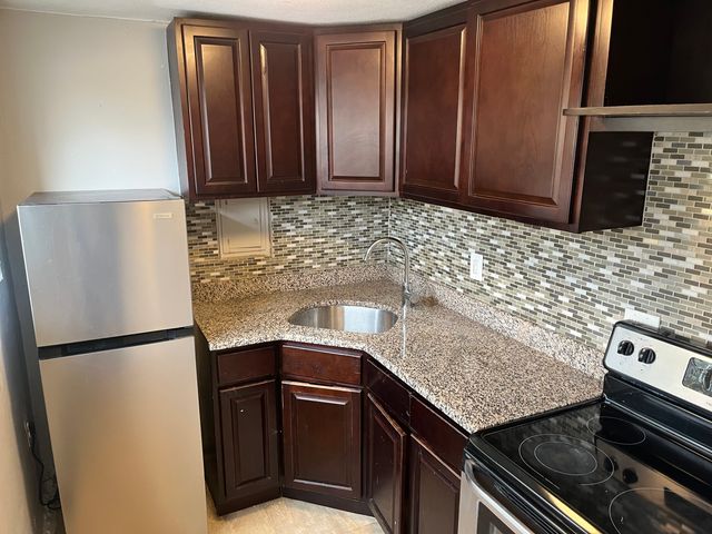 32 Cook Avenue 106, Meriden, CT 06451