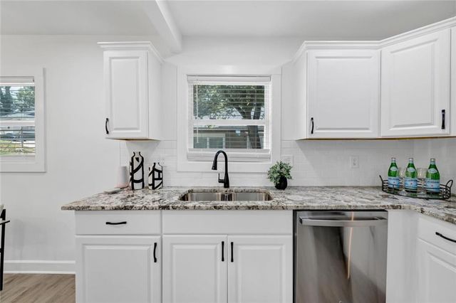 1110 Oak Knoll Terrace SE, Atlanta, GA 30315
