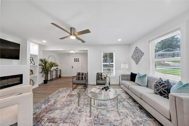 1110 Oak Knoll Terrace SE, Atlanta, GA 30315