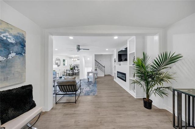 1110 Oak Knoll Terrace SE, Atlanta, GA 30315
