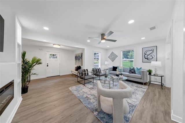 1110 Oak Knoll Terrace SE, Atlanta, GA 30315